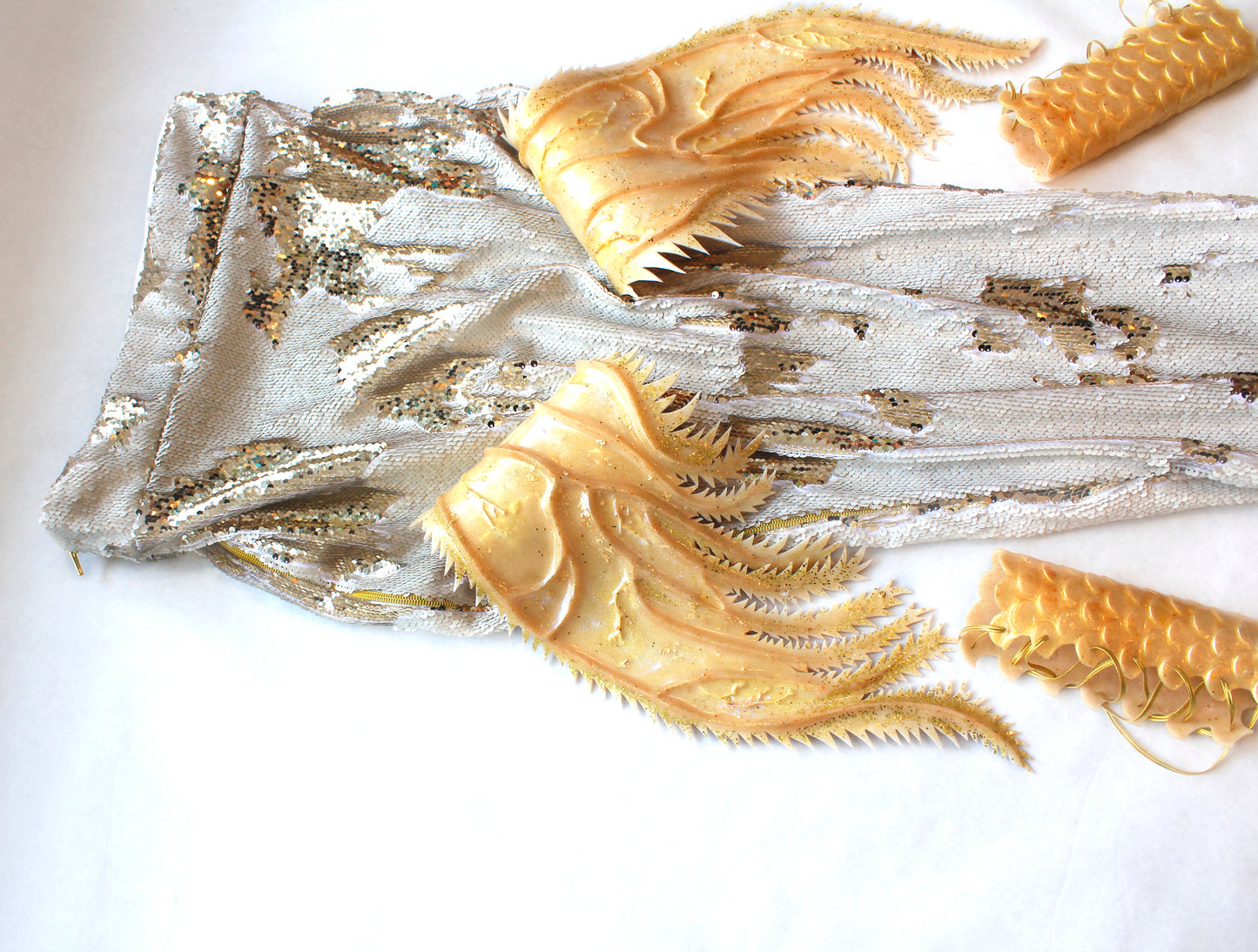 Professional hybrid mermaid tail in sequins and silicone, caudal fin completely in silicone (dragon skin)