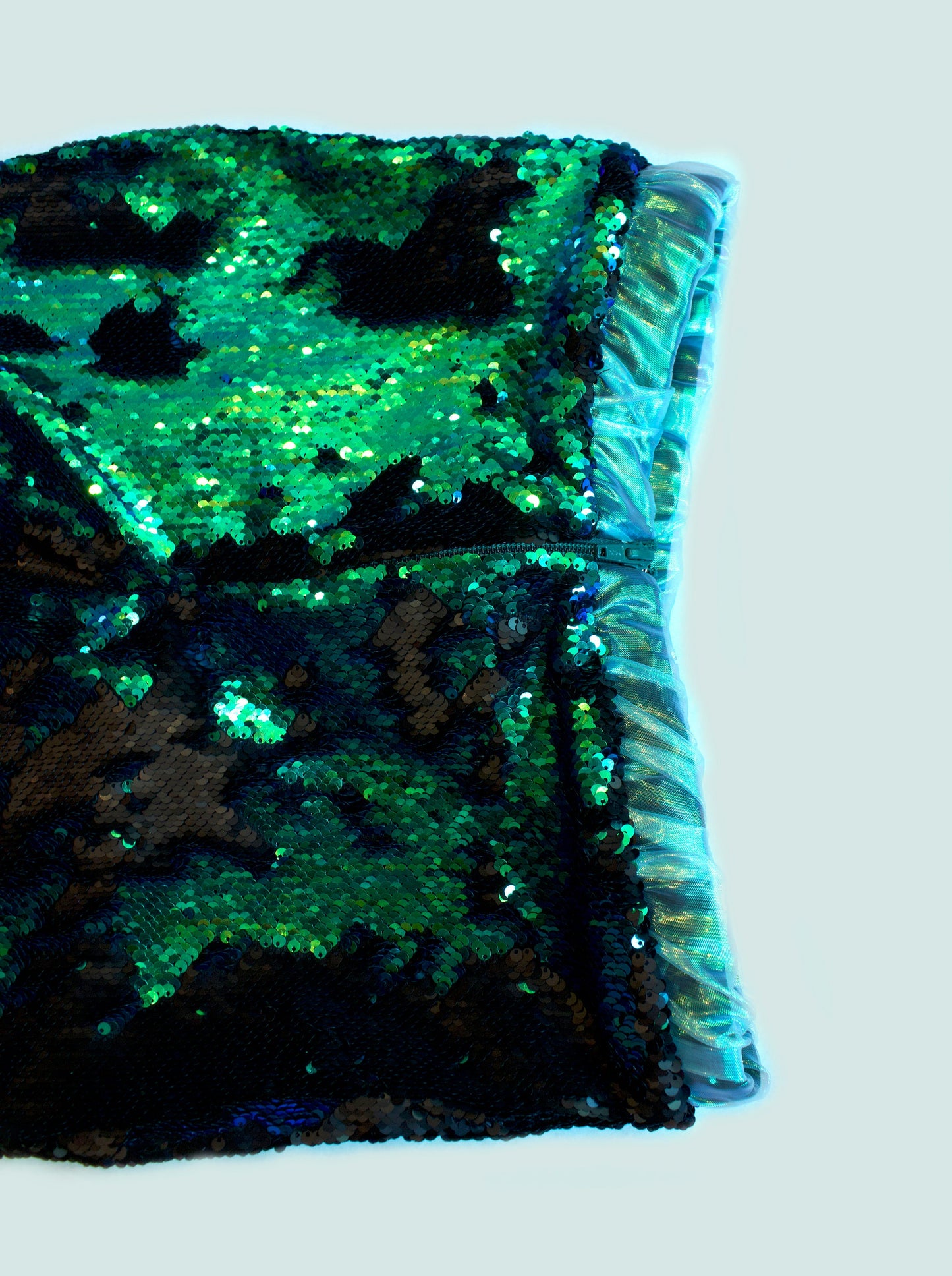 Professional hybrid mermaid tail in sequins and silicone, caudal fin completely in silicone (dragon skin)