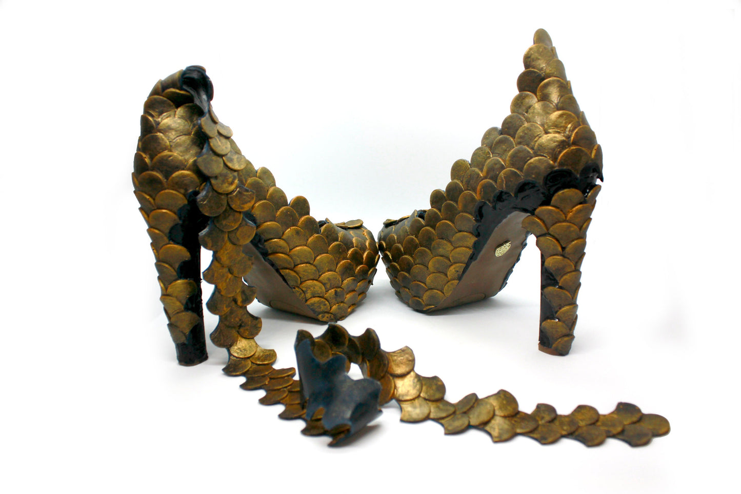 Shoes / High heels, covered with gold and black silicone, fish scales / mermaid / dragon!