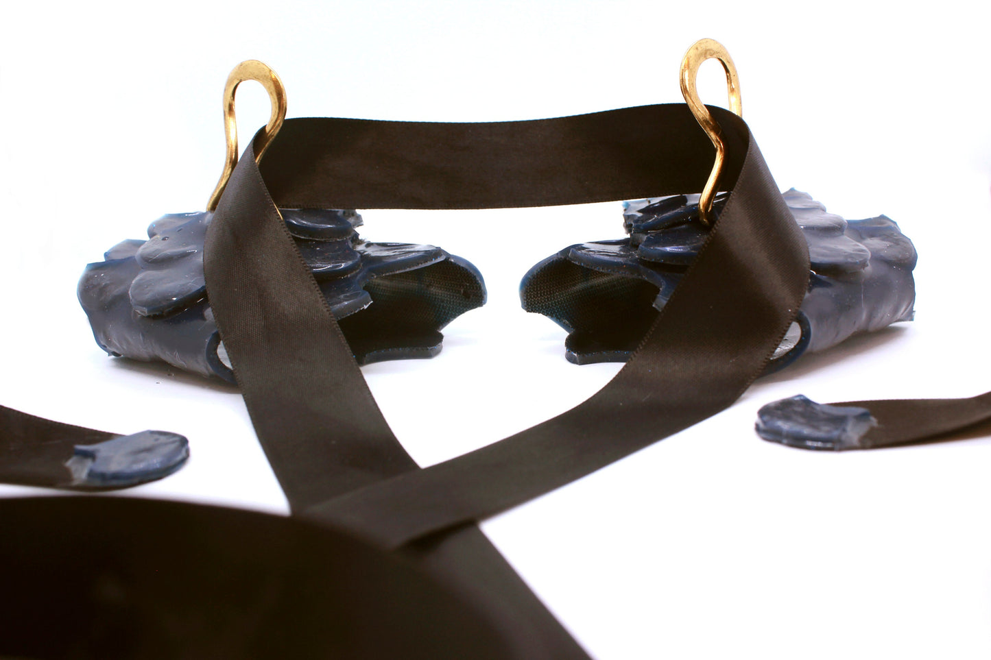 Menottes de Sirène! En écailles silicone; look gothique, sophistiquée, comfortable!
