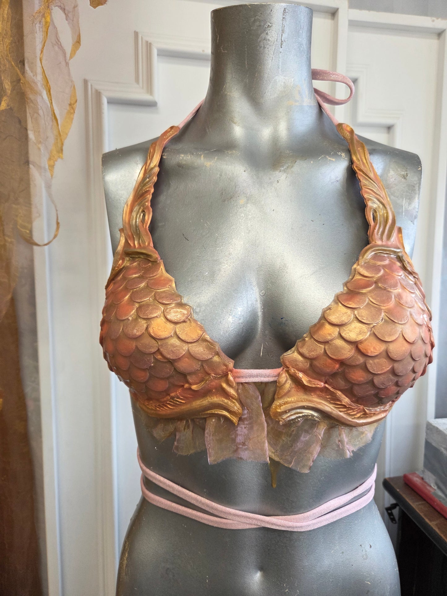 Bikini top in silicone with mermaid ruffles and flourishes