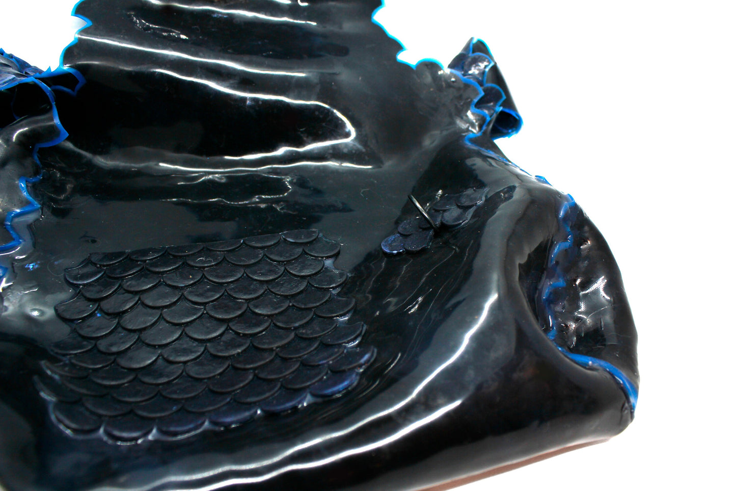 Sac bandoulière entièrement en écailles de silicone comme une sirène ou un dragon ou un poisson/unique