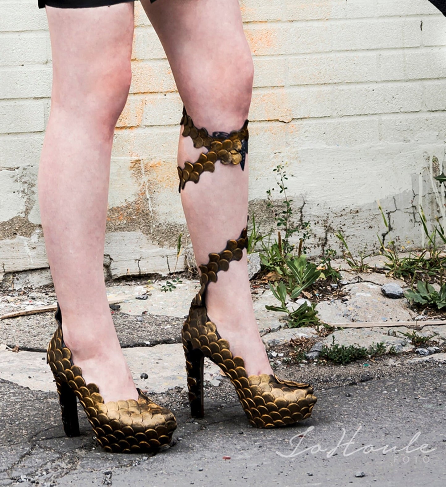 Shoes / High heels, covered with gold and black silicone, fish scales / mermaid / dragon!