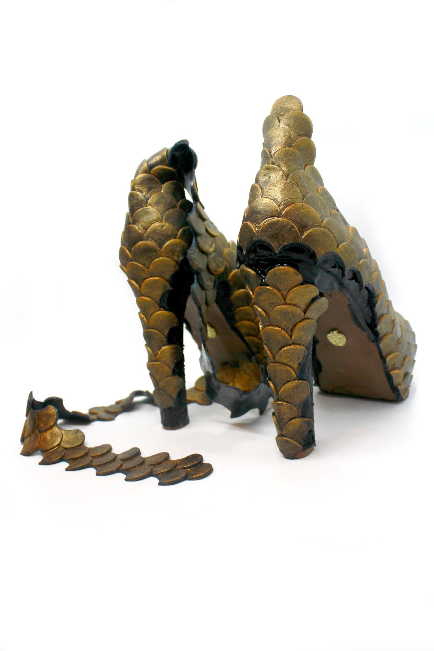 Shoes / High heels, covered with gold and black silicone, fish scales / mermaid / dragon!