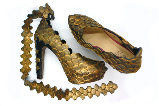 Shoes / High heels, covered with gold and black silicone, fish scales / mermaid / dragon!