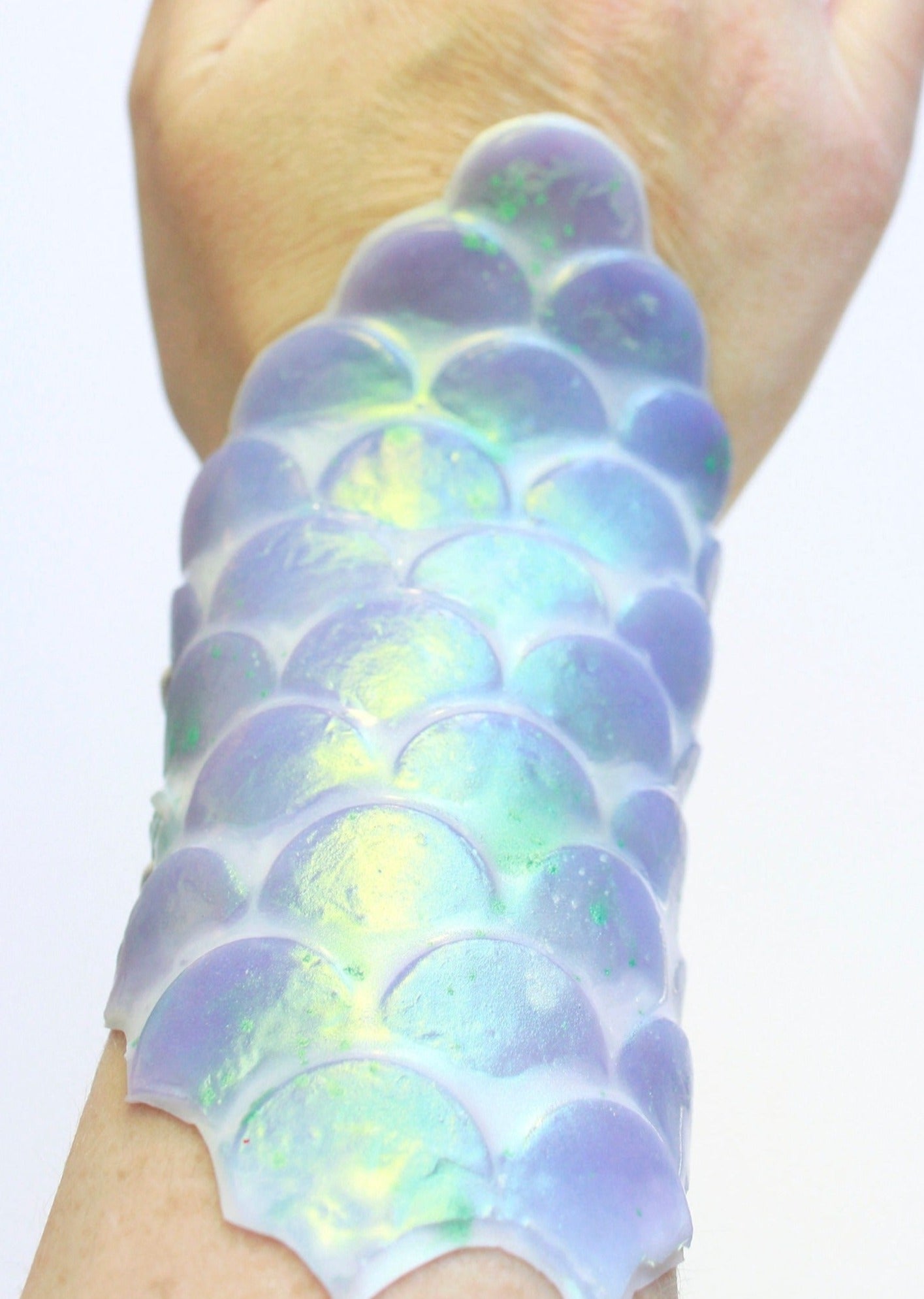 Mermaid scale bracelet, fish scales, silicone, galactic color, jewelry, accessory, waterproof, adaptable, resistant, Christmas gift