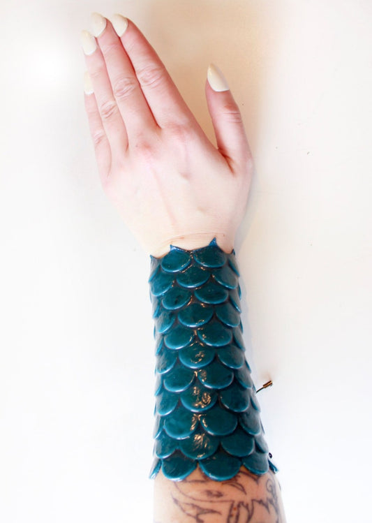 Mermaid Lyfe Style! Silicone mermaid/fish scales bracelet/bracer/Triton/ Merman